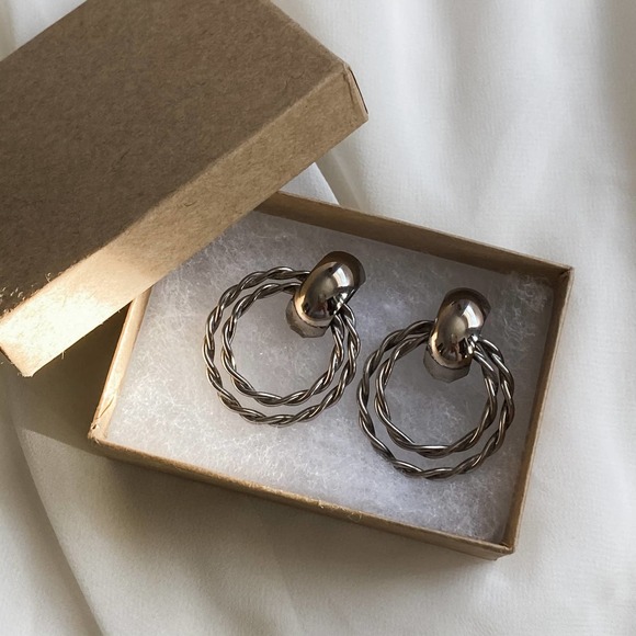 VTG Silver Double Twisted Hoop Earrings - Picture 4 of 5